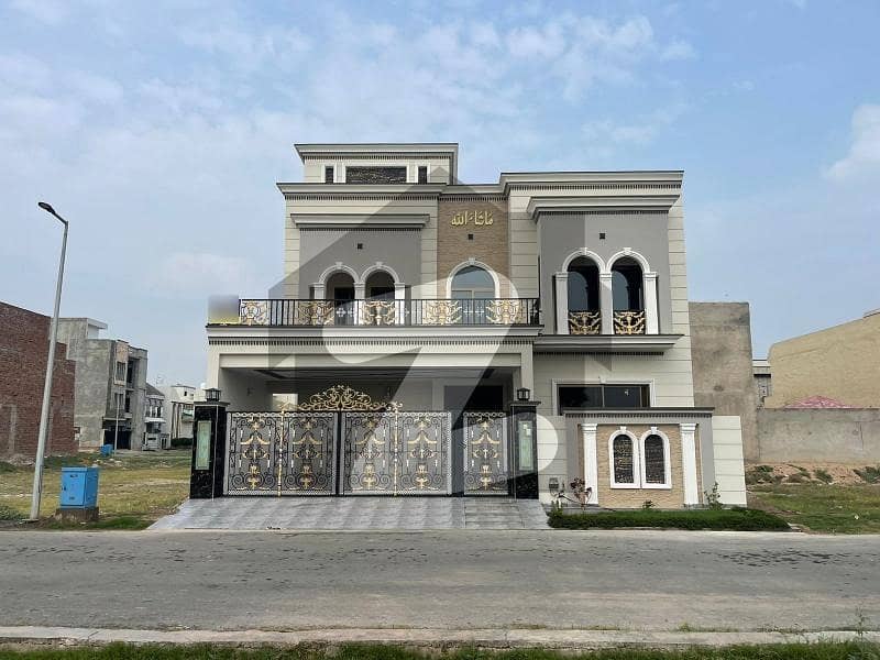 10 Marla House For sale In Rs. 35000000 Only