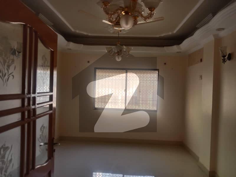 بہادر آباد گلشنِ اقبال ٹاؤن,کراچی میں 3 کمروں کا 7 مرلہ فلیٹ 2.25 کروڑ میں برائے فروخت۔