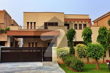 1 Kanal Well Maintained Modern Bungalow For Sale In Phase 5