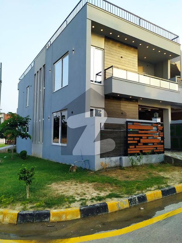 Designer Corner Double Heighted 6 Marla House For Sale