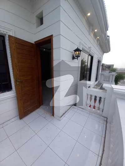 خیابان گرین ستیانہ روڈ,فیصل آباد میں 3 کمروں کا 4 مرلہ مکان 1.3 کروڑ میں برائے فروخت۔