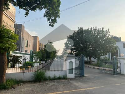 1 Kanal House In EME Society - Block E Is Available For sale