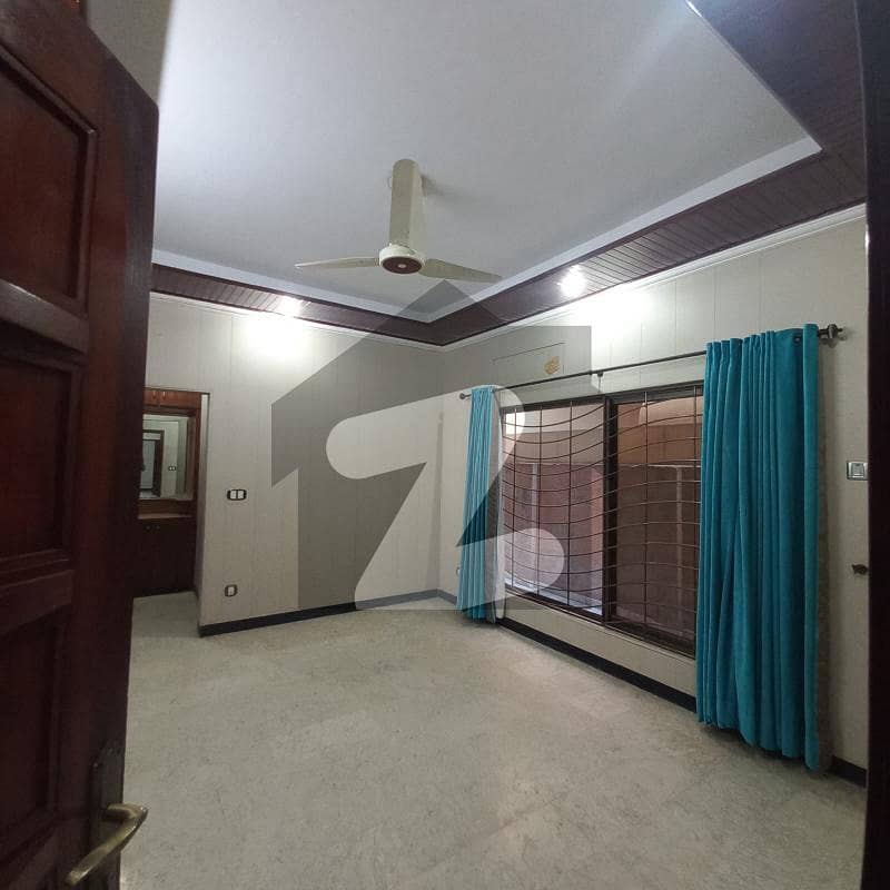 10 Marla House in Bahria town Ph 4 at investor Price.
