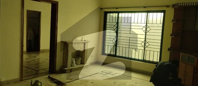 10 Marla Single Storey House For Rent In Green Avenue