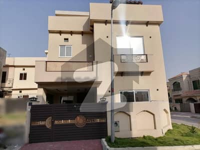 5.5 Marla House Up For sale In Bahria Town Phase 8 - Ali Block