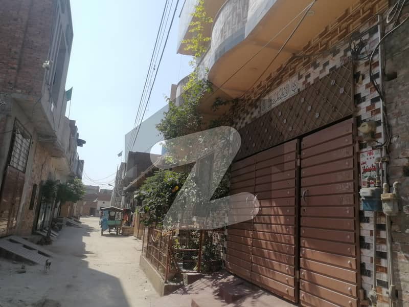 عثمان ٹاؤن فیصل آباد میں 5 مرلہ مکان 1.05 کروڑ میں برائے فروخت۔