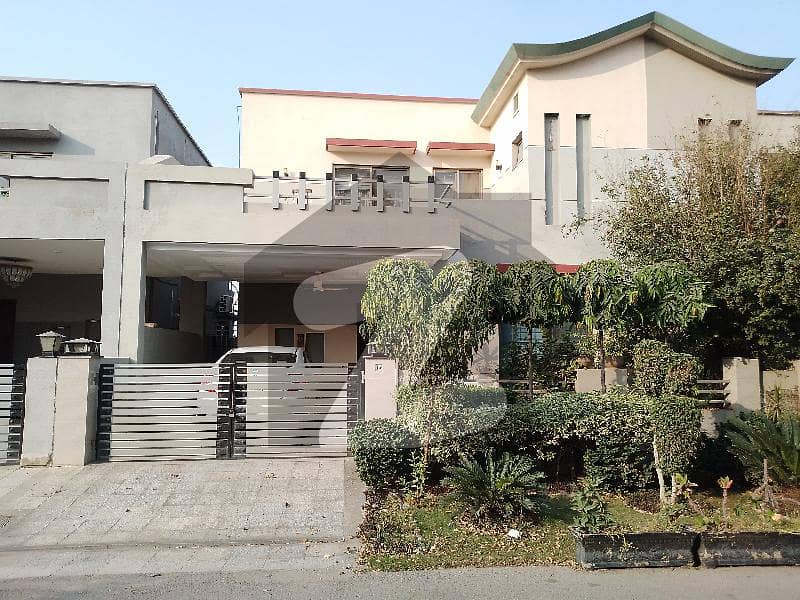 Buy your ideal 8 Marla House in a prime location of Lahore
