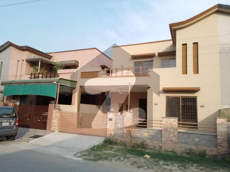 ڈیوائن گارڈنز ۔ بلاک ڈی ڈیوائن گارڈنز,لاہور میں 3 کمروں کا 8 مرلہ مکان 3.1 کروڑ میں برائے فروخت۔