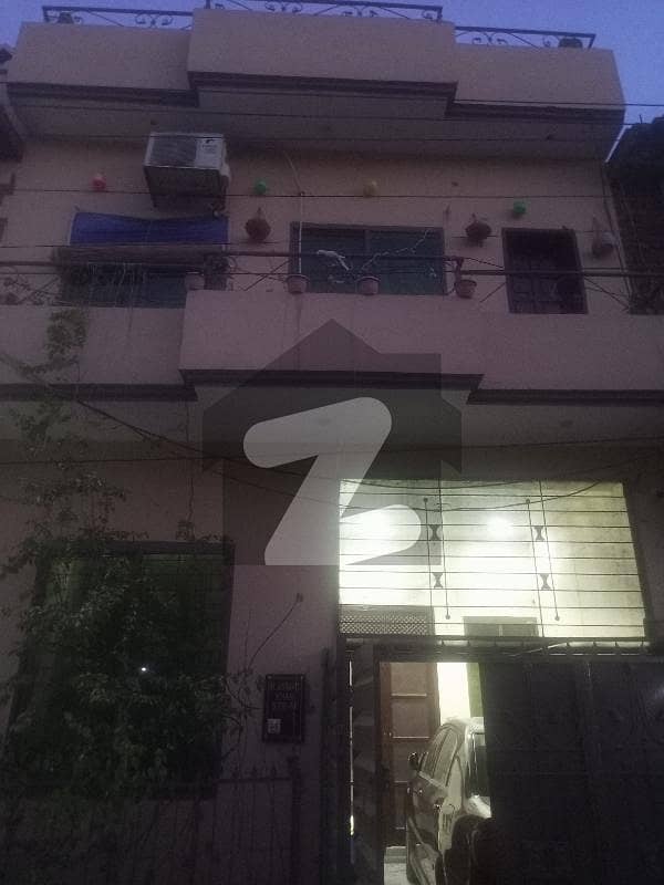 جوہر ٹاؤن فیز 2 - بلاک ایم جوہر ٹاؤن فیز 2,جوہر ٹاؤن,لاہور میں 4 کمروں کا 4 مرلہ مکان 1.4 کروڑ میں برائے فروخت۔