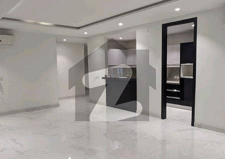 Investors Should sale This Flat Located Ideally In Gulberg