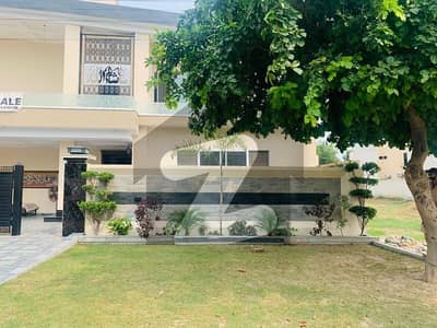 1 Kanal House Hot Prime Location Available For Sale In Nespak Scheme Phase 3