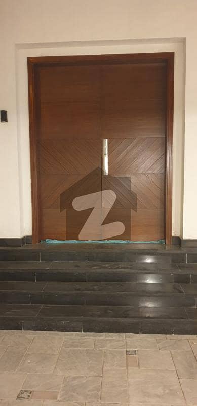 ڈی ایچ اے فیز 5 ڈی ایچ اے ڈیفینس,کراچی میں 5 کمروں کا 1 کنال مکان 18.0 کروڑ میں برائے فروخت۔