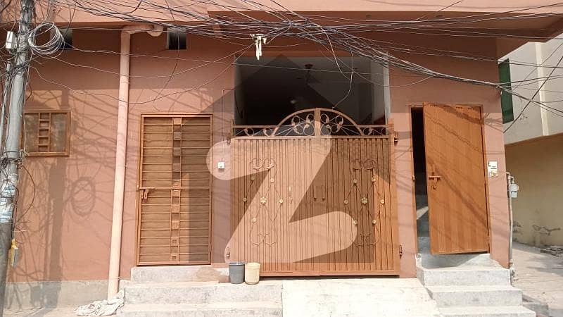 علی پارک کینٹ,لاہور میں 6 کمروں کا 4 مرلہ مکان 1.4 کروڑ میں برائے فروخت۔