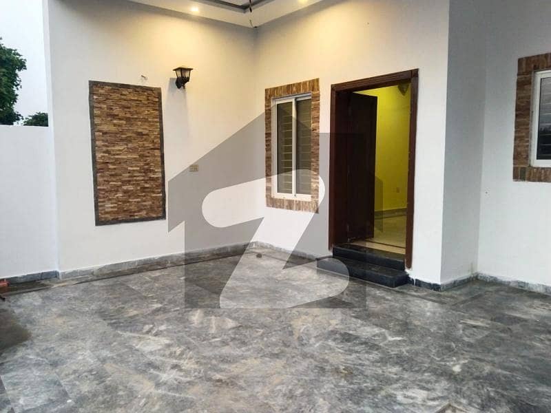 بینکرس ایوینیو کوآپریٹو ہاؤسنگ سوسائٹی لاہور میں 2 کمروں کا 6 مرلہ مکان 35.0 ہزار میں کرایہ پر دستیاب ہے۔