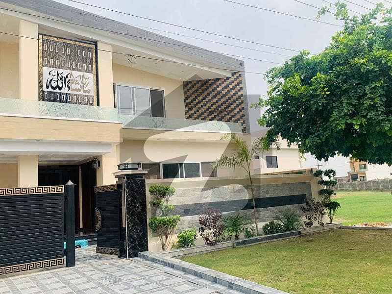 1 KANAL IDEAL LOCATION BRAND NEW HOUSE AVAILABLE FOR SALE IN NESPAK SOCIETY PHASE 2