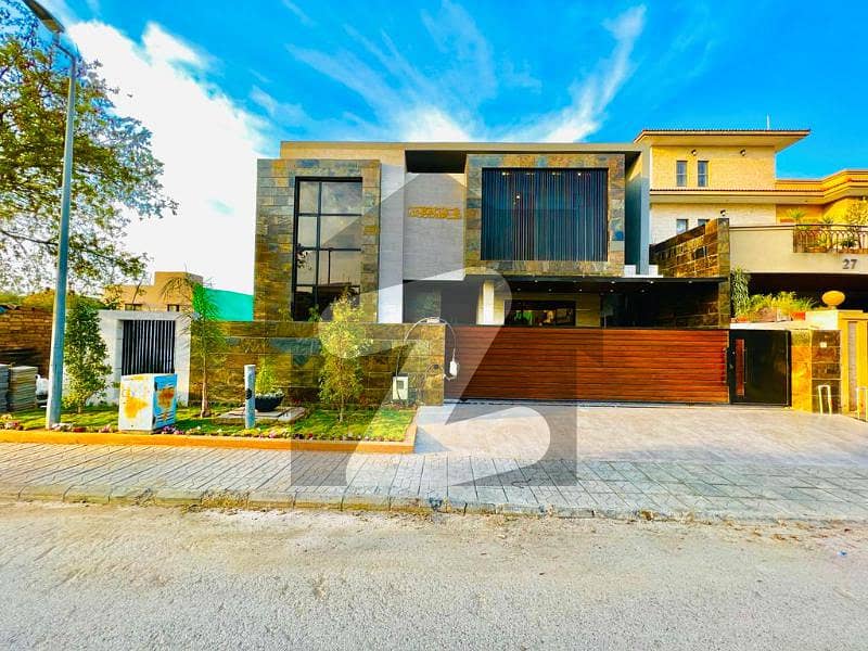 5 Bedrooms Ultra Luxuious House Available For Sale In Dha