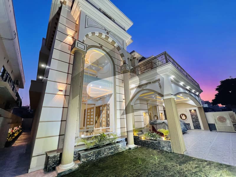 One Kanal Beautiful Luxurious House For Sale