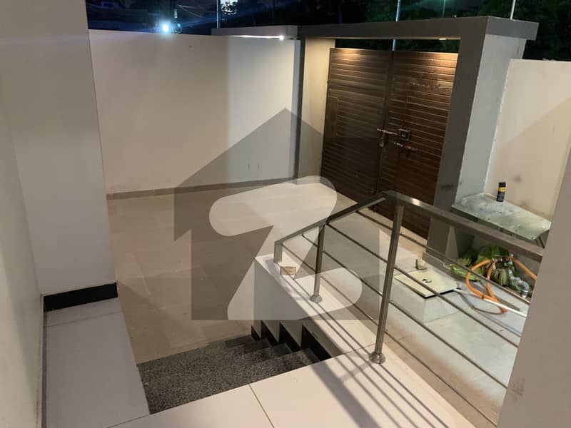 A Town House For Sale 7 Bed Dd PECHS Block 2, PECHS, Jamshed Town