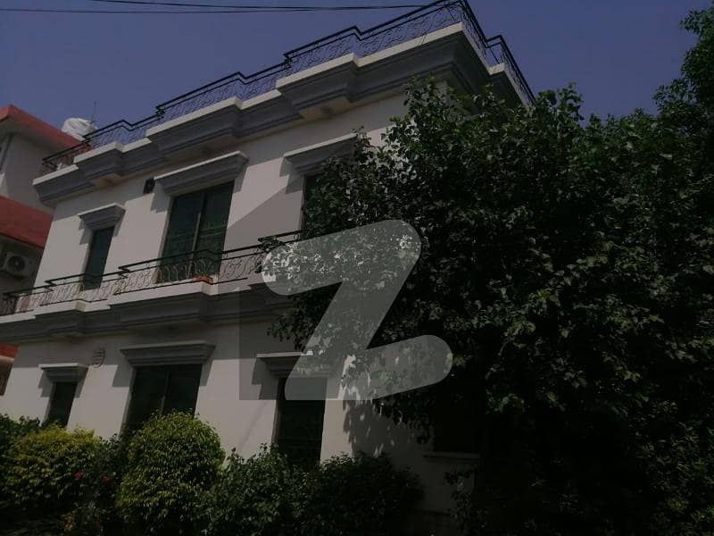 این ایف سی 1 لاہور میں 3 کمروں کا 5 مرلہ مکان 2.15 کروڑ میں برائے فروخت۔