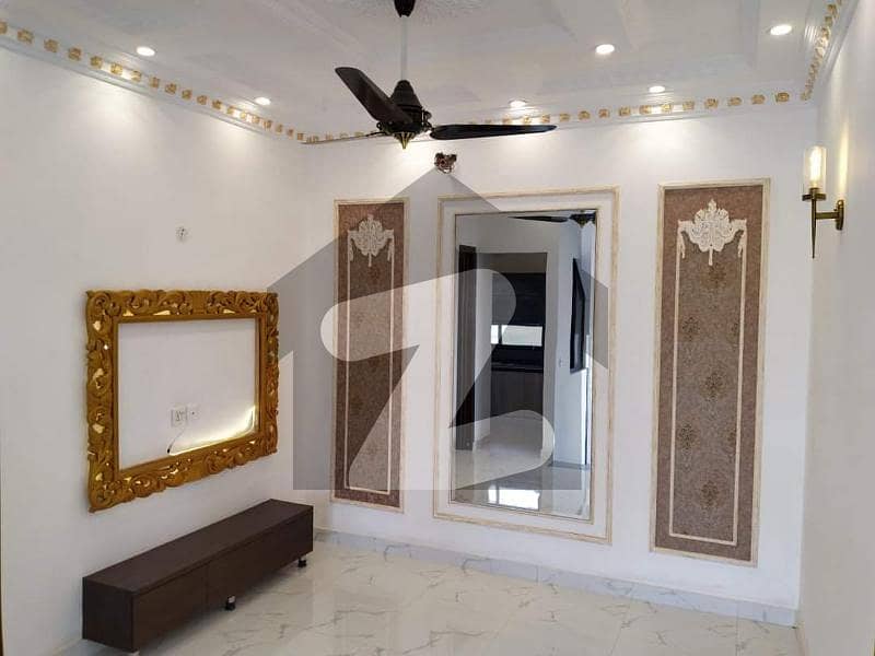 سینٹرل پارک ہاؤسنگ سکیم لاہور میں 3 کمروں کا 3 مرلہ مکان 1.25 کروڑ میں برائے فروخت۔