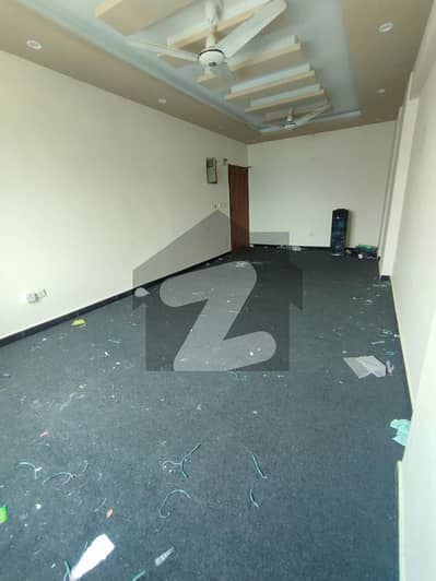 maznine floor office available for rent