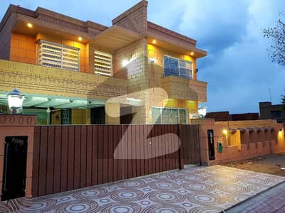A BEAUTIFUL 1 KANAL HOUSE FOR SALE IN SPRING BLOCK BAHRIA TOWN LAHORE