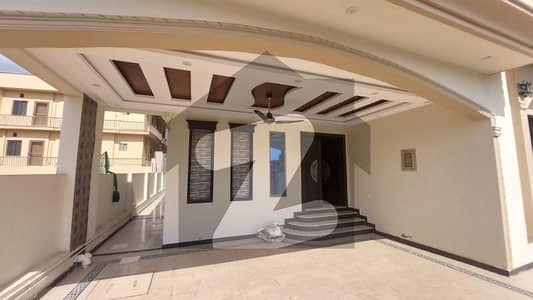 10 Marla Spacious House Is Available In Bahria Enclave - Sector A For rent