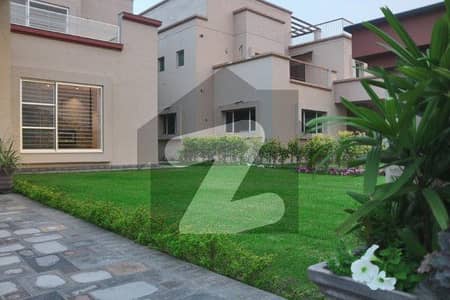 ڈیفینس رایا ڈی ایچ اے ڈیفینس,لاہور میں 6 کمروں کا 2 کنال مکان 4.75 لاکھ میں کرایہ پر دستیاب ہے۔