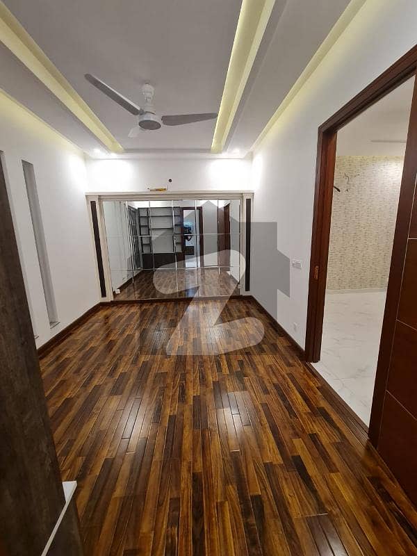 10 Marla Upper Portion Near Commercial Market And Park For Rent In DHA Phase 7-Q
