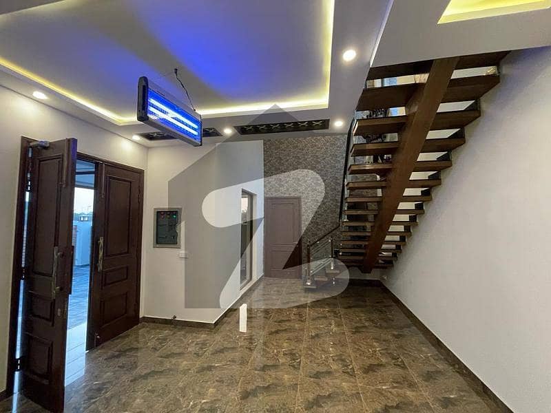 Kanal Upper Portion For Rent In Phase 7-R-Lahore