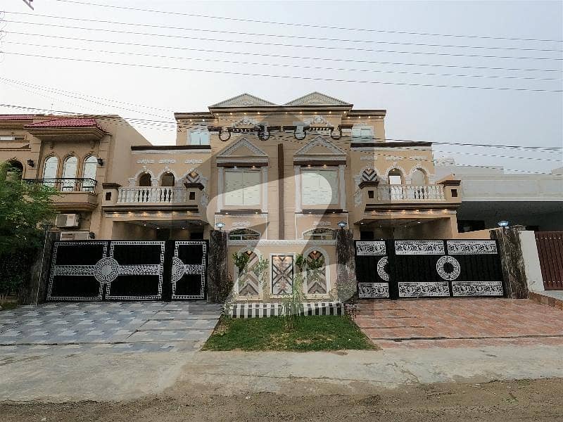 10 Marla House In Only Rs 31000000