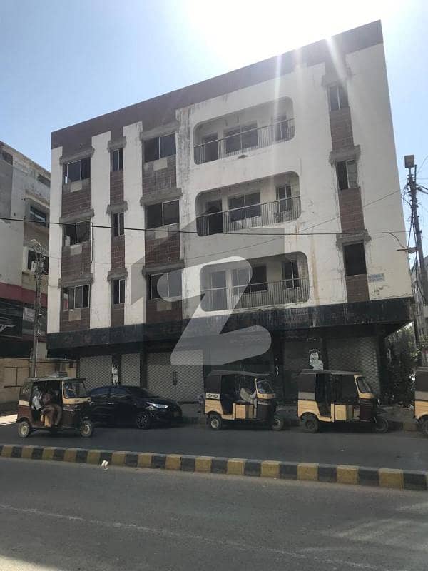 200 Yards Commercial Building For Sale On Main Zamzama Boulevard