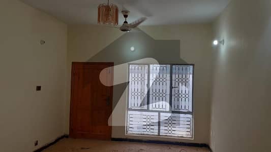 G-10/4 272 Sq Yard (35x70) 4 Bed Rooms Full House Available For Rent