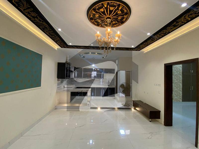 Beautiful Brand New East Open Villa For Sale - Executive Block, Faisalabad