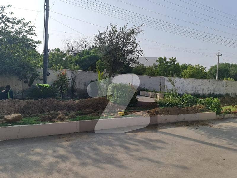 CORNER WEST OPEN WITH COMPLETE MODIFICATION SD House For sale In Old