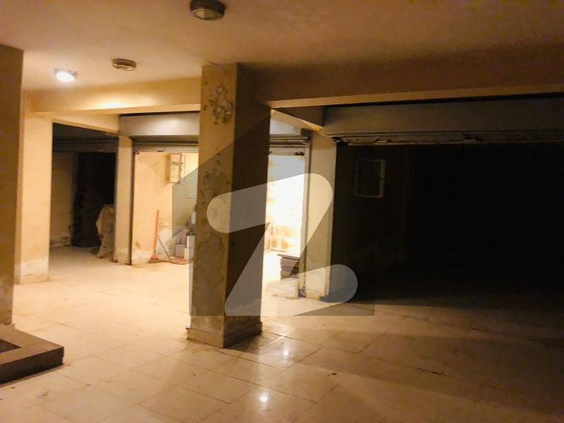 Gulshan 13B. . mai road side ideal for warehouse rent 2 lac Gulshane