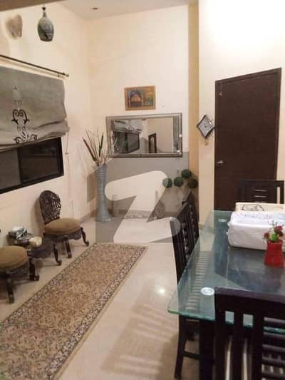 گلستانِ جوہر کراچی میں 6 کمروں کا 12 مرلہ مکان 4.75 کروڑ میں برائے فروخت۔