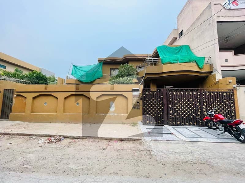 مرغزار آفیسرز کالونی لاہور میں 4 کمروں کا 11 مرلہ مکان 2.75 کروڑ میں برائے فروخت۔