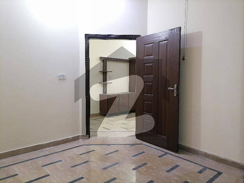 جوہر ٹاؤن فیز 1 - بلاک اے1 جوہر ٹاؤن فیز 1,جوہر ٹاؤن,لاہور میں 3 کمروں کا 5 مرلہ مکان 2.1 کروڑ میں برائے فروخت۔