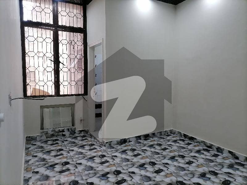 فیصل ٹاؤن ۔ بلاک ڈی فیصل ٹاؤن,لاہور میں 6 کمروں کا 10 مرلہ مکان 5.0 کروڑ میں برائے فروخت۔