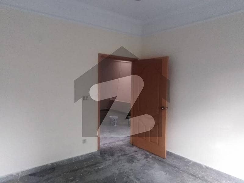 ماڈل ٹاؤن لِنک روڈ ماڈل ٹاؤن,لاہور میں 6 کمروں کا 1 کنال مکان 6.5 کروڑ میں برائے فروخت۔