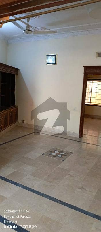 Upper poction house for rent in shalley valley near range road Rwp