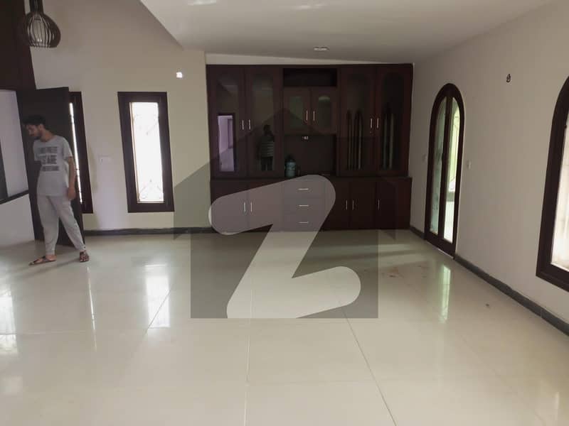 Prime Location 1000 Square Yards House For rent In On main gizri boulevard karachi
