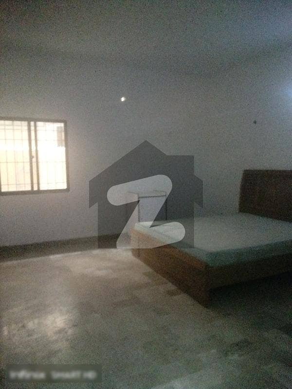 3 Bed DD flat 1st floor in DHA phase 7 jami commr street