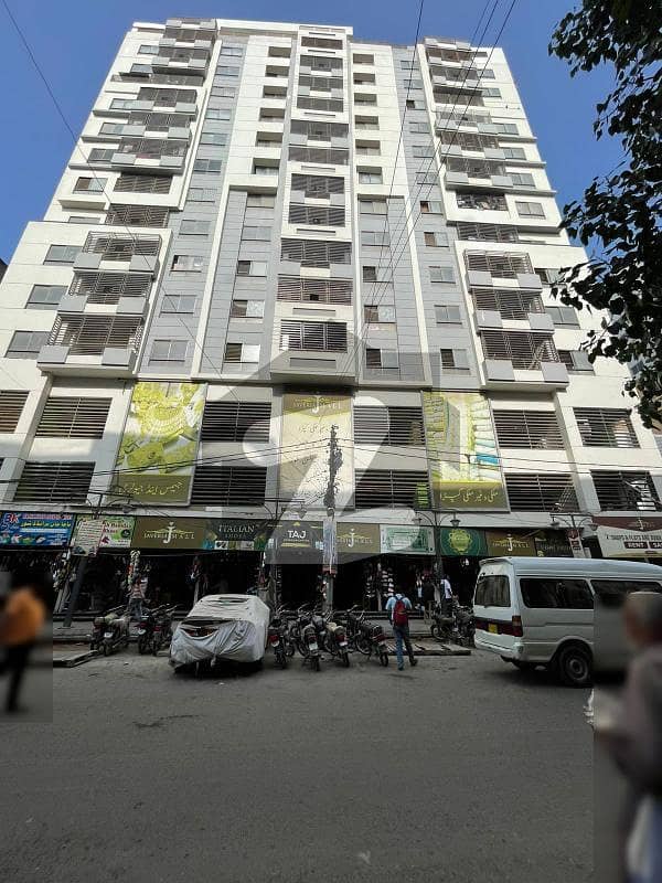 صدر صدر ٹاؤن,کراچی میں 3 کمروں کا 7 مرلہ فلیٹ 3.3 کروڑ میں برائے فروخت۔