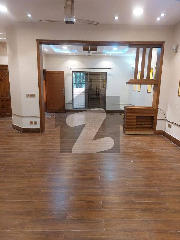 10 Marla Lower Portion For Rent In Janiper Block Bahria Town Lahore