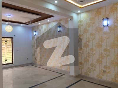 10 Marla Lower Portion For rent In Johar Block Bahria Town Lahore