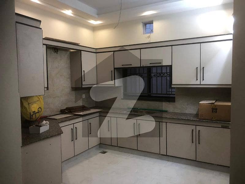 Upper Portion of 10 Marla House Avialable For Rent in Bahria Town Lahore