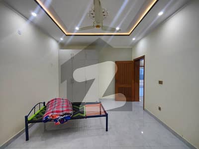 بحریہ ٹاؤن فیز 8 بحریہ ٹاؤن راولپنڈی,راولپنڈی میں 5 کمروں کا 10 مرلہ مکان 1.0 لاکھ میں کرایہ پر دستیاب ہے۔
