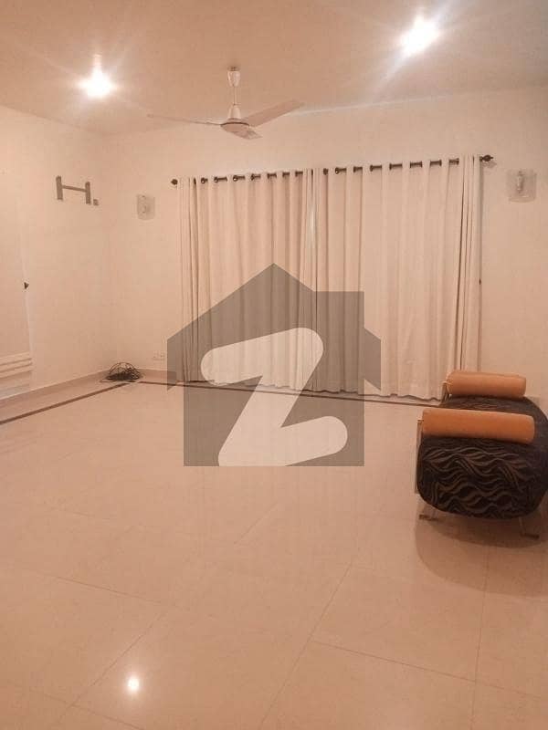1000 Sq Yard Bungalow For Sale In Phase 6 DHA Karachi